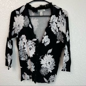 White House Black Market ladies black white floral ruffle sweater size M